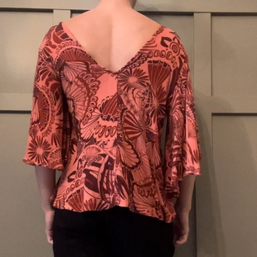 Free People Amour Split Sleeve Top Butterfly Floral Flowy Boho V-Neck Size Small